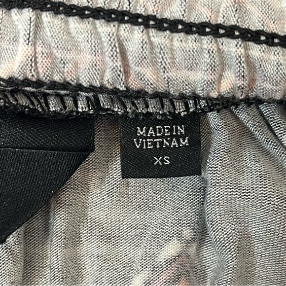 Colleen Lopez Off The Shoulder Oversized Patterned Black Red Peplum Top XS New! - Picture 4 of 12